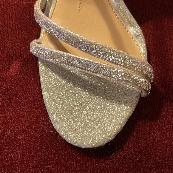 Silver sparkly heels! - Picture 3 of 6